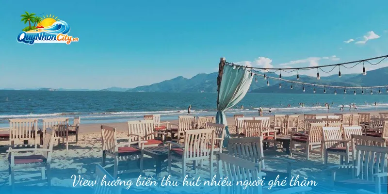 View hướng biển thu hút nhiều người ghé thăm
